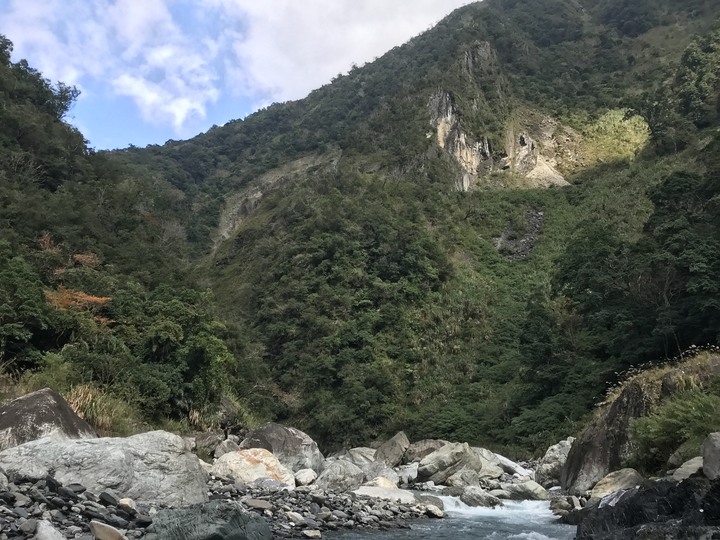 小雲豹→輕易完成的野溪溫泉瀑布SPA♨️
