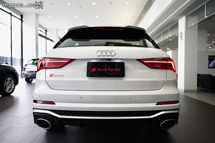 實車照片分享 2022年式 Audi RS Q3 金屬冰川白 Glacier white
