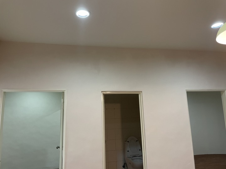 老公寓四樓（頂樓，無加蓋）天花板水痕