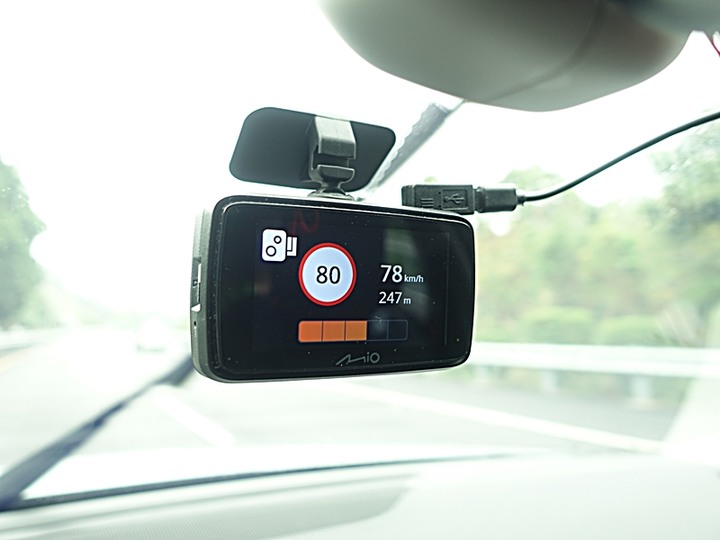 Mio MiVue™ 887 — 4K高畫質與安全六合一之實戰體驗分享，外掛基隆太平青鳥與誠品快閃店輕旅行！