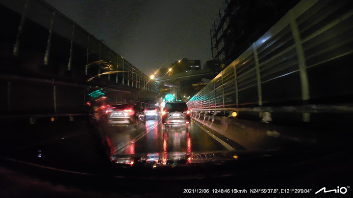Mio MiVue™ 887 行車紀錄器開箱