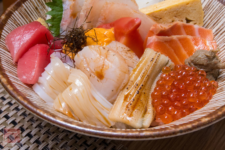 【臺南美食】必嘗特級海鮮丼｜生魚握壽司｜日本進口海味海膽｜職人精神新鮮上桌｜日本料理推薦｜嚴選新鮮漁獲｜無菜單料理~~鮨瑀壽司