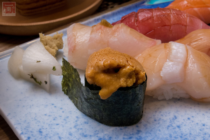 【臺南美食】必嘗特級海鮮丼｜生魚握壽司｜日本進口海味海膽｜職人精神新鮮上桌｜日本料理推薦｜嚴選新鮮漁獲｜無菜單料理~~鮨瑀壽司