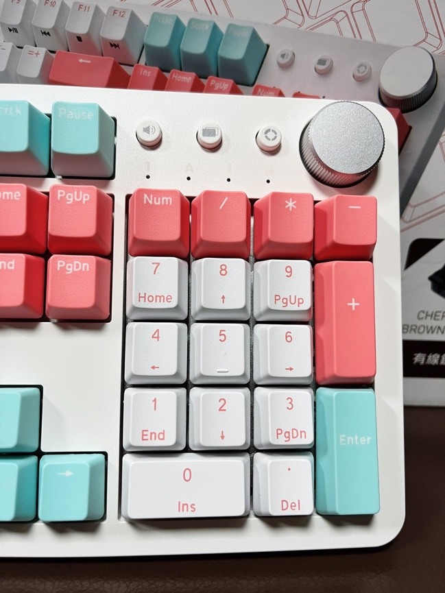 IROCKS K73M機械鍵盤cherry茶軸開箱