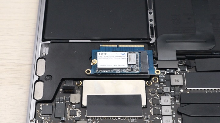 點我看大圖 Apple 不讓你升級的,OWC 幫你!DIY 改裝 MacBook Pro 13 2016/2017 Function Key OWC Aura Pro NT SSD