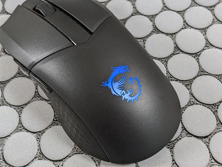 輕量好用的 MSI Clutch GM41 LIGHT WEIGHT WIRELESS 無線電競滑鼠開箱