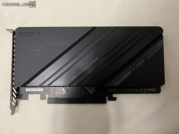 點我看大圖 ROG STRIX 系列攻頂 Z690-E GAMING WiFi 簡單開箱