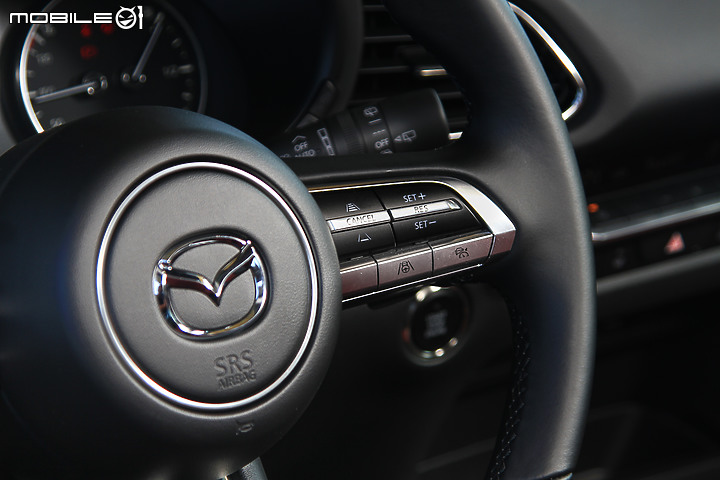 Mazda 3 & CX-30新年式雙車型試駕∣戰力補強、新色張揚 同級對手得提防提防