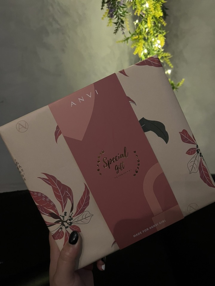 #微開箱 ANVI輕珠寶聖誕禮盒