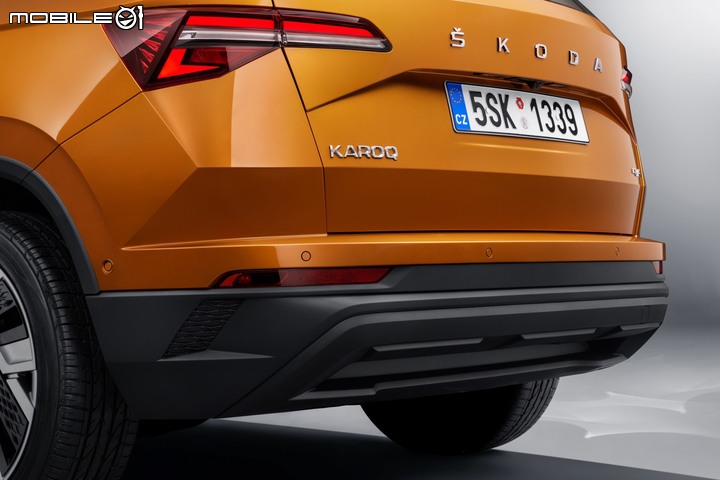 【海外新訊】Skoda Karoq小改款正式登場,外觀微整、導入矩陣式LED大燈!