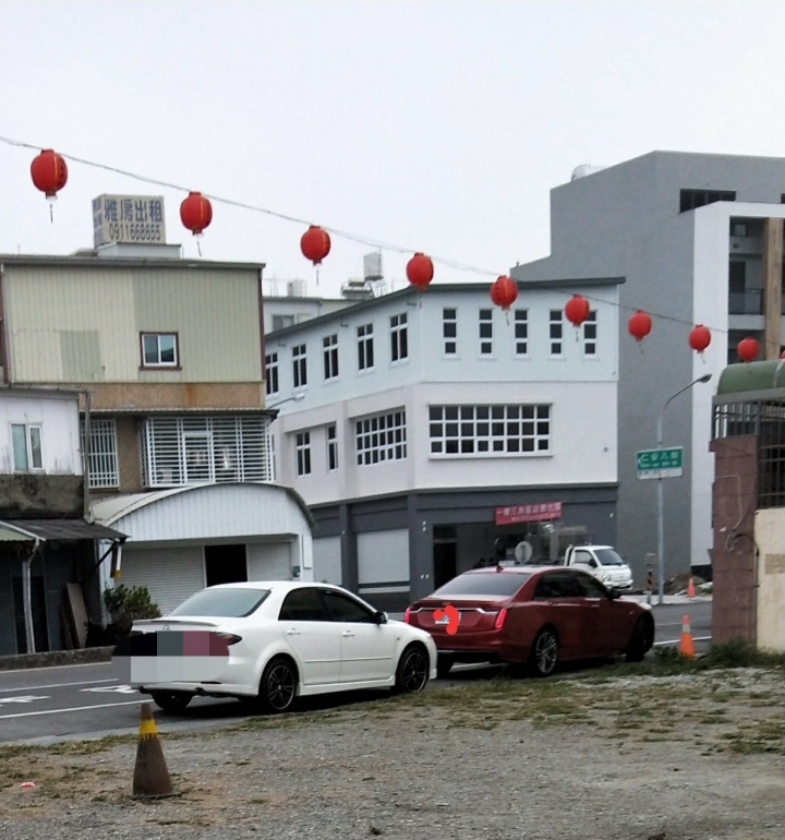 台南看到新款凱迪拉克