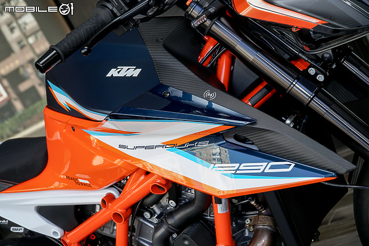 【採訪】馬力重量比 1:1 的滿配賽道化公爵 KTM 1290 Super Duke RR 實車鑑賞！限量三台均已完售！