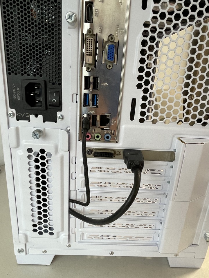 【開箱】聯力O11 Dynamic MINI 機殼內加裝14吋螢幕
