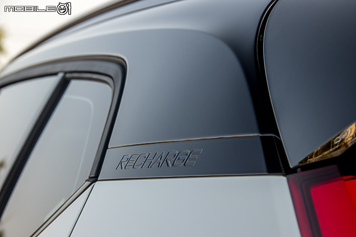 Volvo XC40 Recharge 一路向北 300km 長途試駕|邁向「豪華電動車品牌」的起點,融合傳統與創新思維的 EV!
