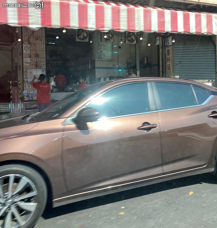 Sentra 深焙褐新色實車分享！
