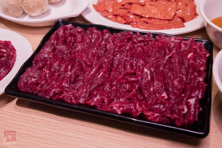 【臺南美食】吃慣了一般溫體牛肉嗎？｜老闆娘家鄉味“潮汕溫補鍋”｜完全是一個呷粗飽的概念｜ 安平溫體牛｜牛腩｜牛尾~~李好牛溫體牛肉湯爐