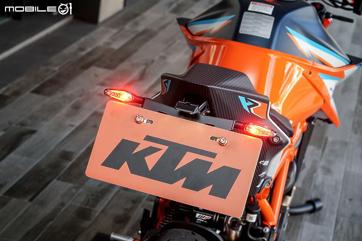 【採訪】馬力重量比 1:1 的滿配賽道化公爵 KTM 1290 Super Duke RR 實車鑑賞！限量三台均已完售！