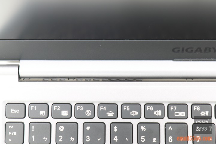 GIGABYTE U4 Ultrabook-輕薄筆記型電腦 掌握財富密碼 隨時交易