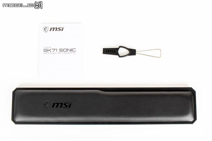 MSI VIGOR GK71 SONIC 機械電競鍵盤開箱試用 以透側鍵帽設計展現絢爛燈效