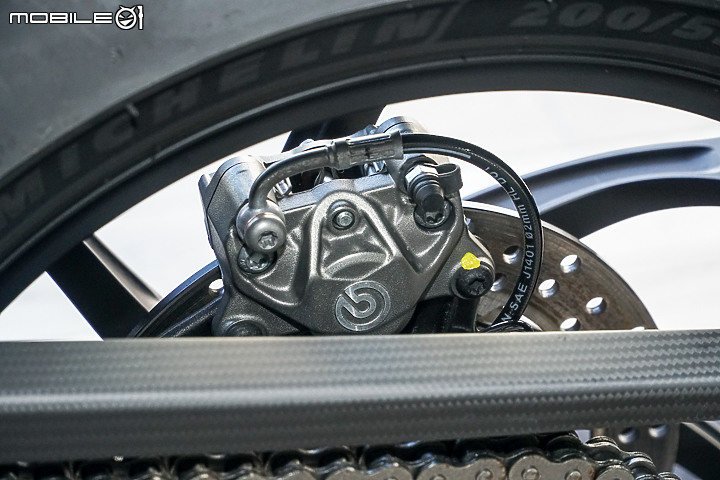 【採訪】馬力重量比 1:1 的滿配賽道化公爵 KTM 1290 Super Duke RR 實車鑑賞！限量三台均已完售！