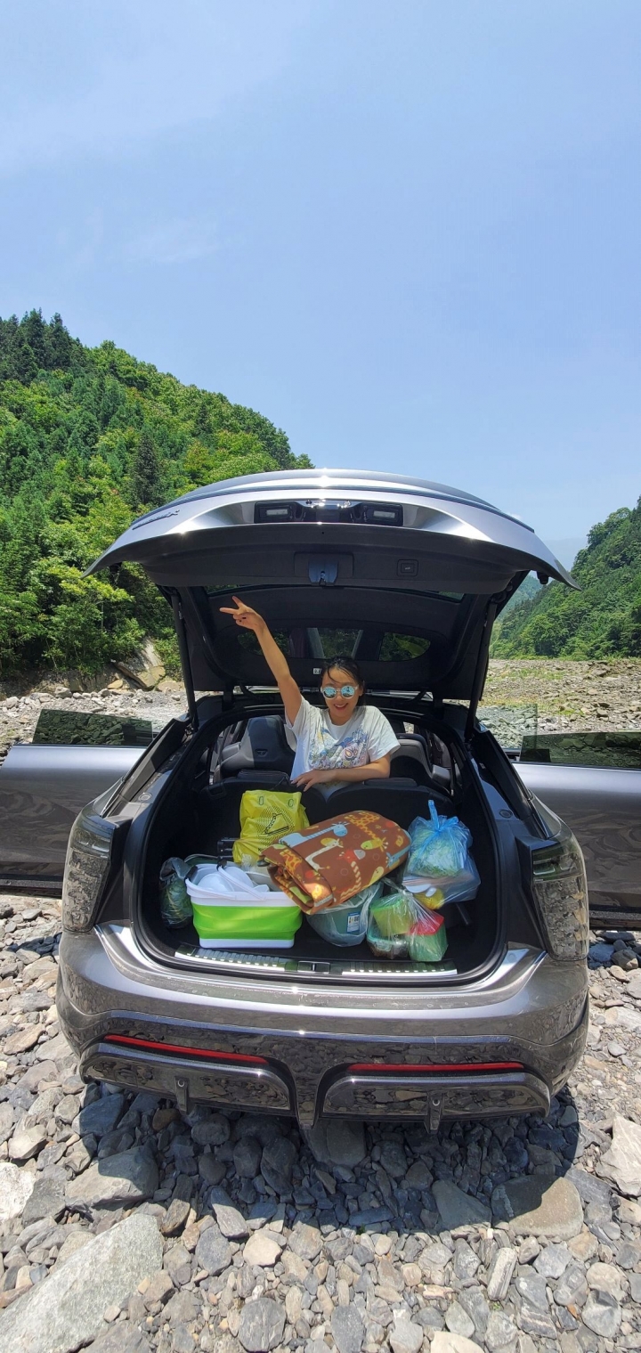 在中國銷量超過保馳捷 taycan 高合 Hiphi
