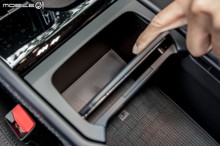Volvo XC40 Recharge 一路向北 300km 長途試駕｜邁向「豪華電動車品牌」的起點，融合傳統與創新思維的 EV！