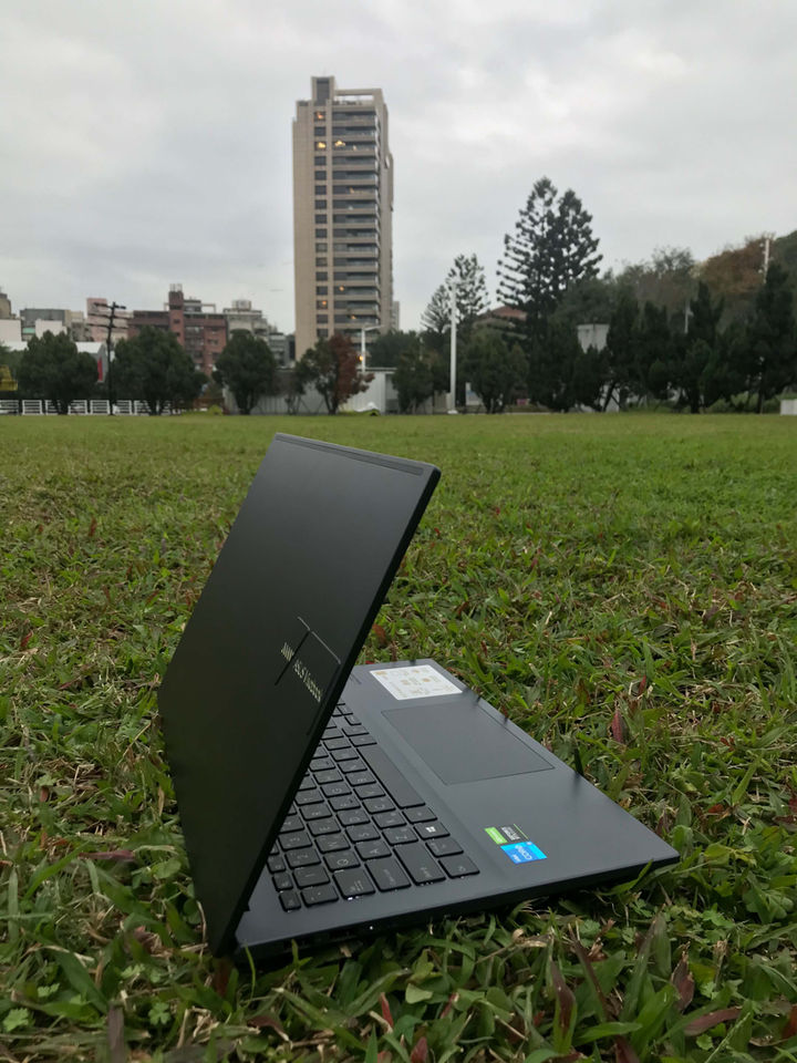 [OL 出任務] 輕奢文書機 Vivobook Pro K3500 筆電