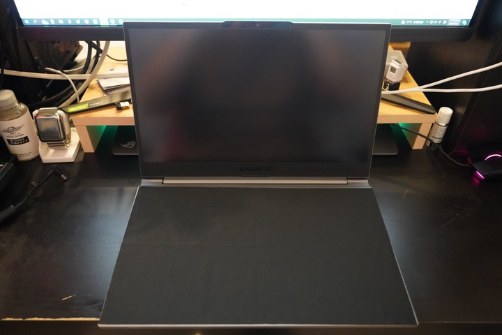 GIGABYTE 技嘉 U4 筆電 極致輕薄與高續航力 !