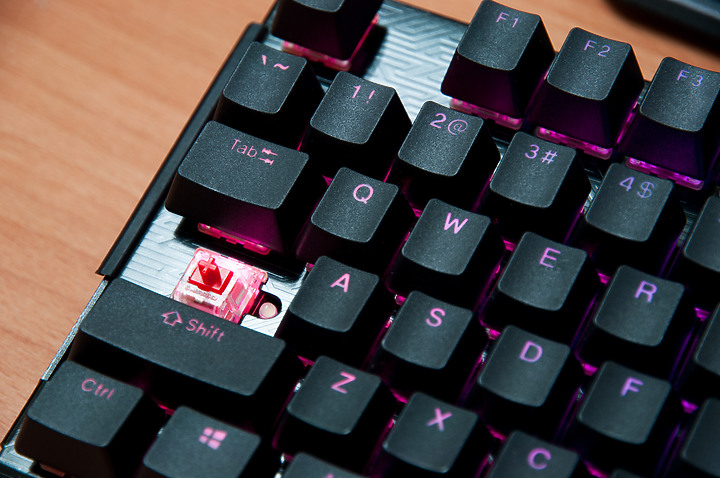 「ROG STRIX Z690-I」 - 增建蓋滿ITX建築工藝文。