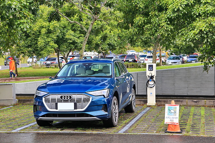 (映像旅行) 2068km的零排放寧靜環島極旅 feat. Audi e-tron 55 quattro advanced 進化版
