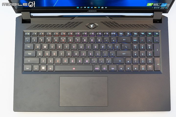 GIGABYTE 全新 AERO / AORUS 系列筆電實機動手玩 外型小改更期待效能