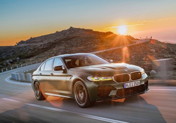 油電並行?BMW正在開發全新世代燃油引擎!