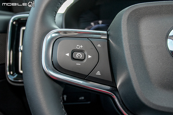 Volvo XC40 Recharge 一路向北 300km 長途試駕｜邁向「豪華電動車品牌」的起點，融合傳統與創新思維的 EV！