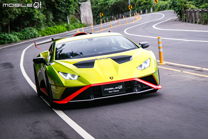 Lamborghini Huracán STO 試駕｜史詩級的熱血機器，氣勢萬分的道路版賽車！