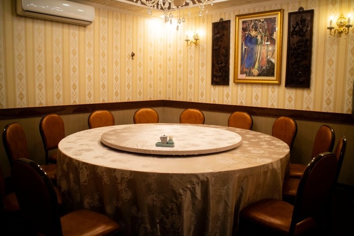 草屯30年老店！「小春日本料理」生魚片澎湃寶船入港超氣派