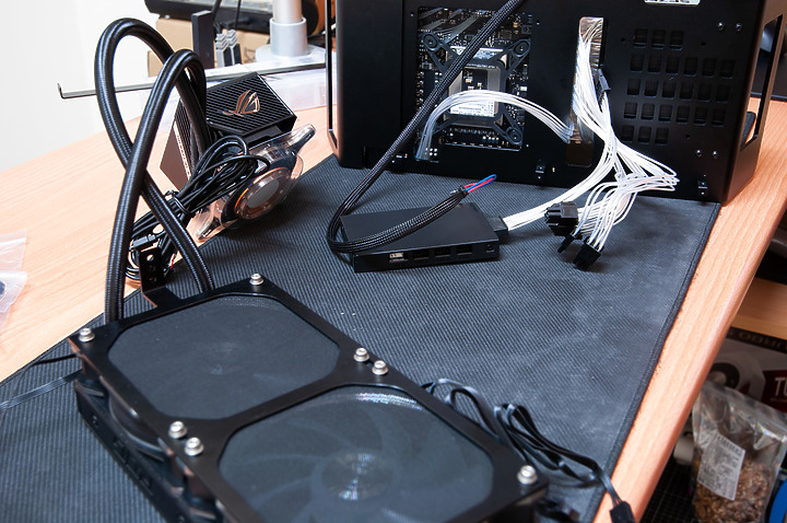 點我看大圖 「ROG RYUJIN II 240」 - 極致細膩散熱記錄文。