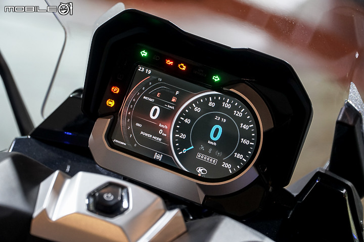 【採訪】標配定速、三輪更穩定!KYMCO 三輪紅牌重機 CV3 媒體試乘會重點分享!
