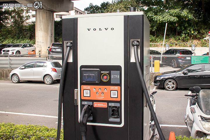Volvo XC40 Recharge 一路向北 300km 長途試駕|邁向「豪華電動車品牌」的起點,融合傳統與創新思維的 EV!
