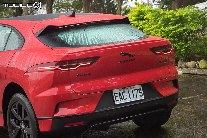Jaguar 1995 XJ vs. 2021 I-PACE|一場傳統與創新的相互衝擊!