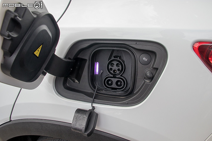 Volvo XC40 Recharge 一路向北 300km 長途試駕｜邁向「豪華電動車品牌」的起點，融合傳統與創新思維的 EV！