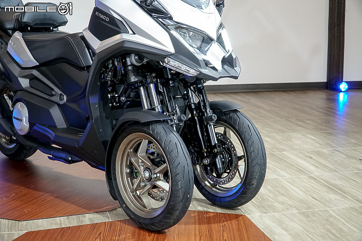 【採訪】標配定速、三輪更穩定!KYMCO 三輪紅牌重機 CV3 媒體試乘會重點分享!