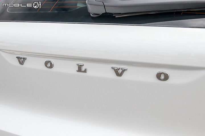 Volvo XC40 Recharge 一路向北 300km 長途試駕|邁向「豪華電動車品牌」的起點,融合傳統與創新思維的 EV!