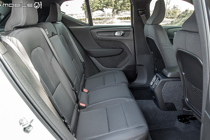 Volvo XC40 Recharge 一路向北 300km 長途試駕｜邁向「豪華電動車品牌」的起點，融合傳統與創新思維的 EV！