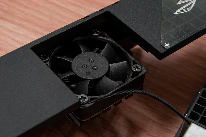 「ROG STRIX Z690-I」 - 增建蓋滿ITX建築工藝文。