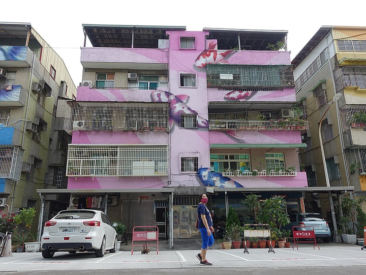 苓雅區 衛武迷迷村|衛武營彩繪社區 — 巨型彩繪雲集,整座社區就是畫布,全臺最大彩繪社區
