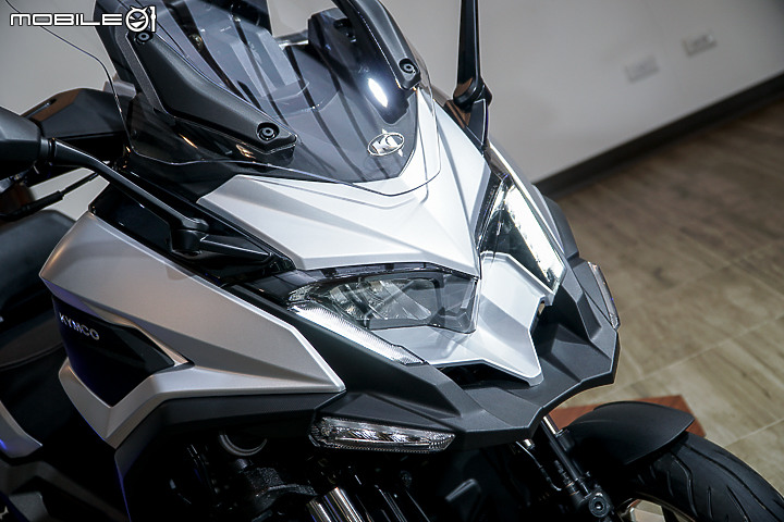 【採訪】標配定速、三輪更穩定!KYMCO 三輪紅牌重機 CV3 媒體試乘會重點分享!