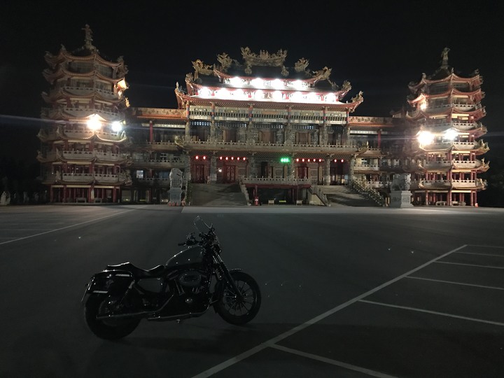 寒夜騎士環島 (陌生人の一年之約)