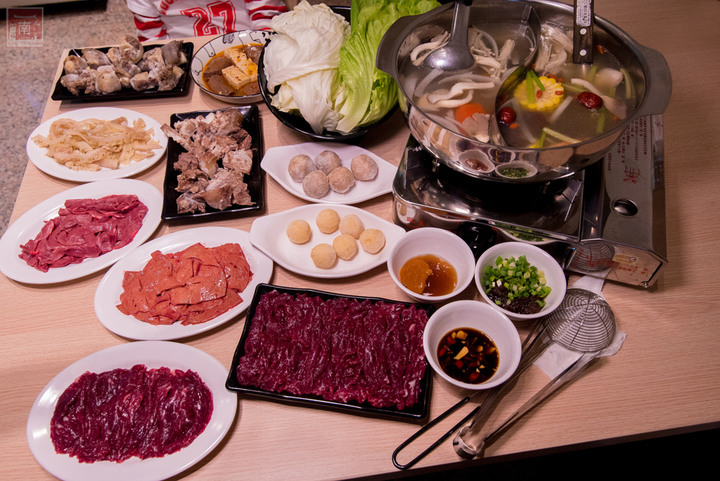 【臺南美食】吃慣了一般溫體牛肉嗎？｜老闆娘家鄉味“潮汕溫補鍋”｜完全是一個呷粗飽的概念｜ 安平溫體牛｜牛腩｜牛尾~~李好牛溫體牛肉湯爐