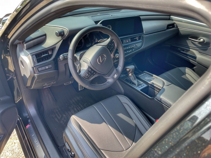 【開箱】22/22 ES 250 F Sport 超簡易開箱