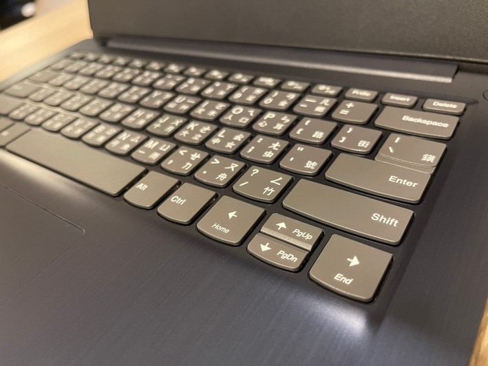聯想IdeaPad Slim 3i 14吋 輕薄文書機 微開箱
